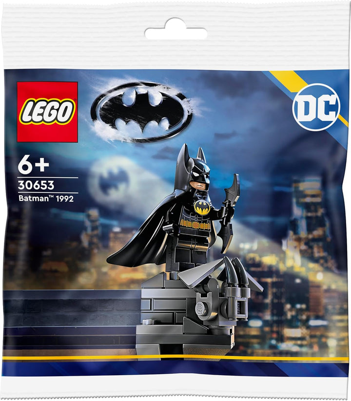 The LEGO 30653 DC Batman 1992 set captures the iconic look of Batman™ from the 1992 "Batman Returns" film, making it a nostalgic piece for fans of the movie and character. The attention to detail in the Batman™ minifigure, from the cowl to the cape, ensures an authentic and high-quality representation that collectors will appreciate.