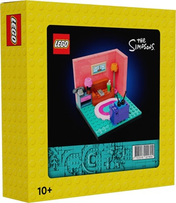 LEGO 6578425 The Simpsons Living Room, a charming, limited-edition set that brings the heart of the beloved cartoon to life. Designed with incredible attention to detail, this build captures the cozy and chaotic essence of the Simpsons’ home — from the iconic purple couch to the sailboat painting hanging above it. Compact, colorful, and instantly recognizable — it makes a standout addition to any LEGO shelf or desk.